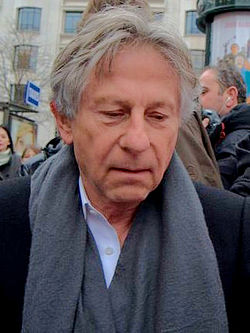 MamuteMarcos's tweet photo. #OPianista A vida sofrida de Roman Polanski 

Polanski nasceu em Paris, sua família foi pra Cracóvia.

Sua mãe foi morta pelos Alemães e seu pai foi preso, viveu durante um bom tempo sozinho no gueto, sofreu um espancamento quase fatal 

Depois da guerra encontrou o seu pai. https://t.co/kLbhqrCBeX