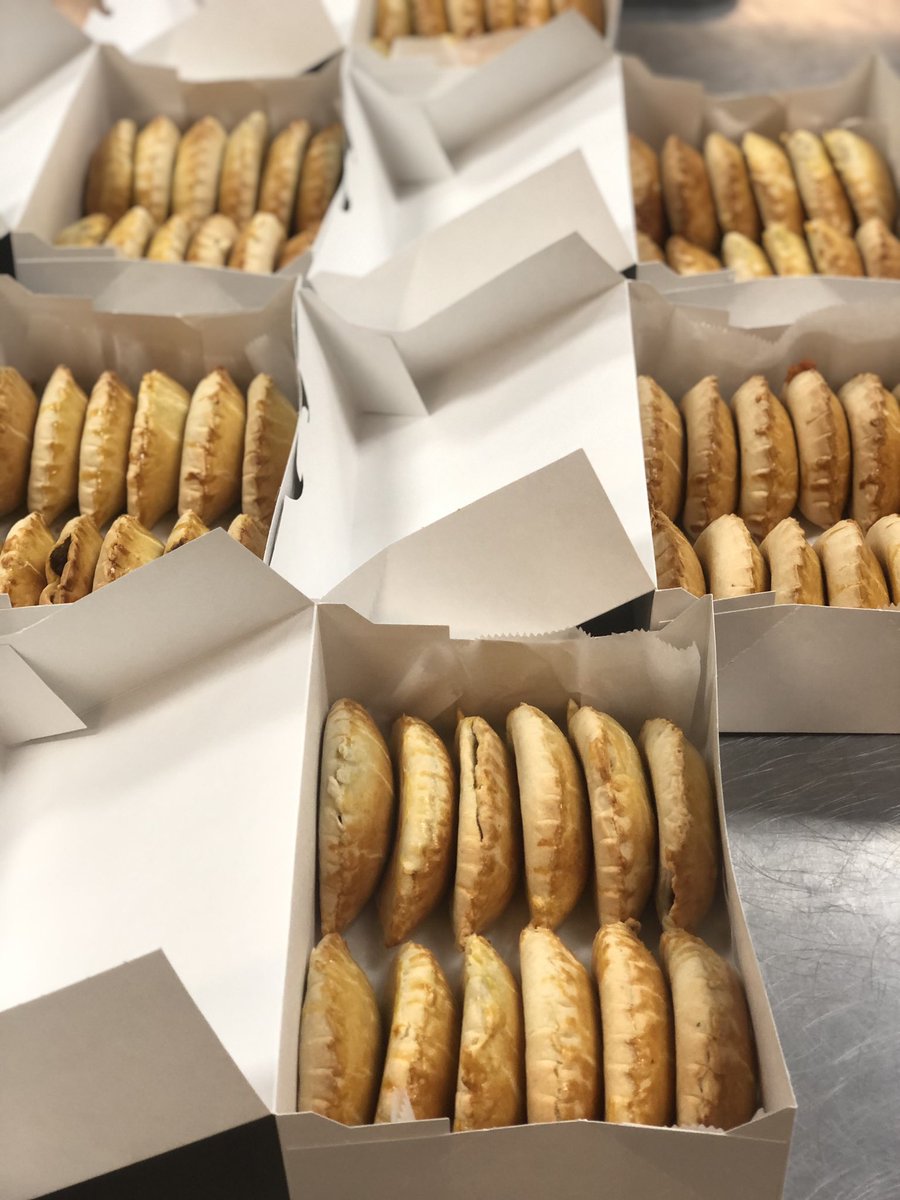 getadun's tweet photo. - busy local (orders) catering pick up day from our kitchen! #AllIDoIsCook #LocalCatering https://t.co/l2zN78Xdmq