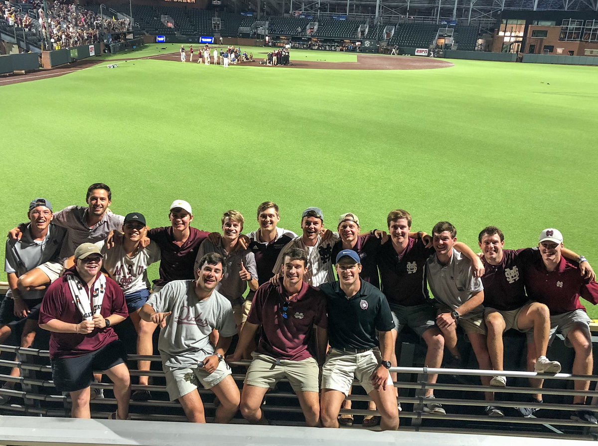 wdrummond17's tweet photo. @Jared_Carrabis Whole squad took over Hawkins field in Nashville for a super regional, plus a rain delay at the Chili’s down the street. Vandy &amp; Mississippi State traded walk-off bombs in the first two games, then an extra inning rubber game to win the series. https://t.co/5nZzBBhNhl