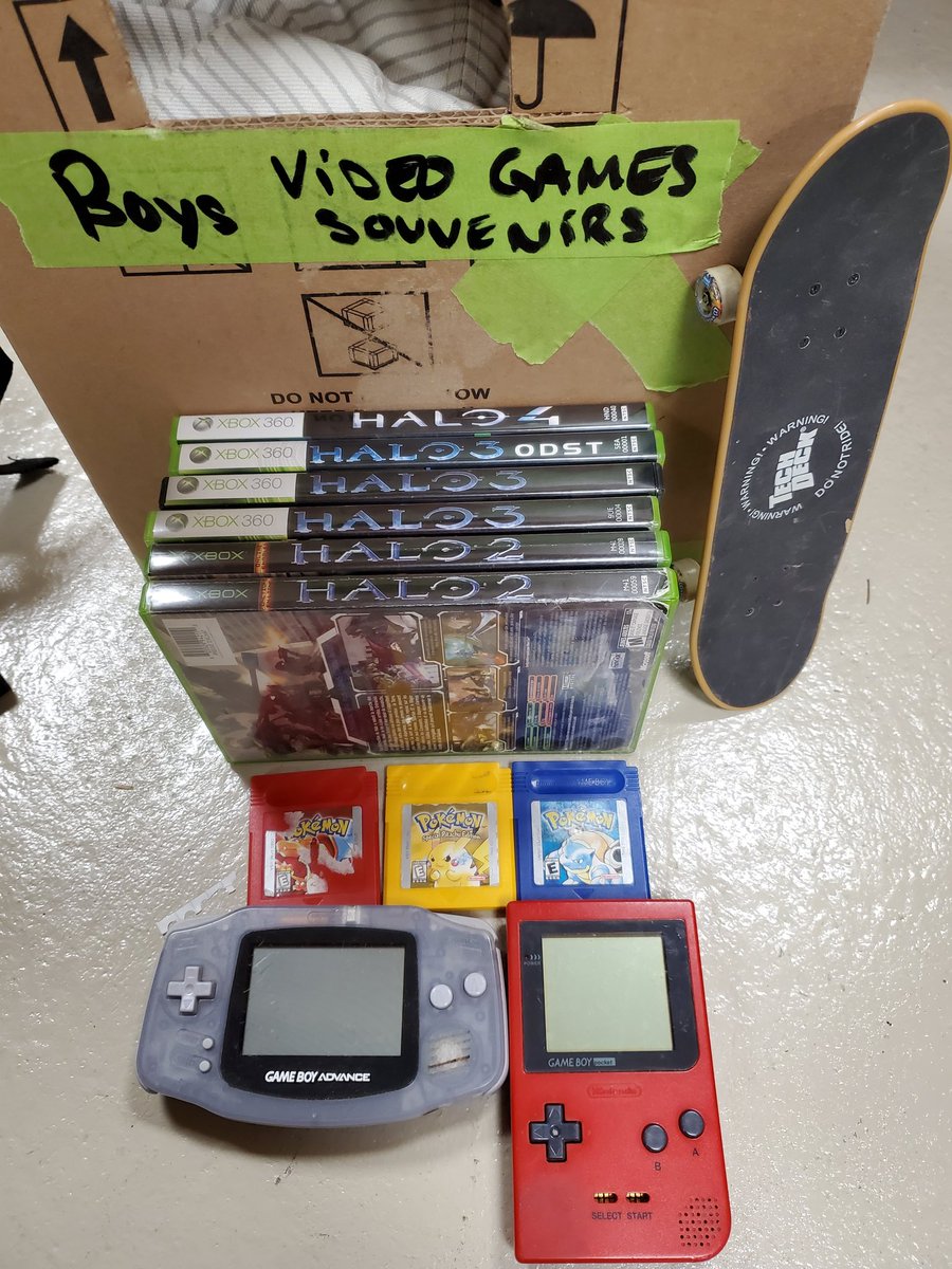 xQc's tweet photo. SOME OF MY CHILDHOOD MEMORIES https://t.co/BQYKM3gR71