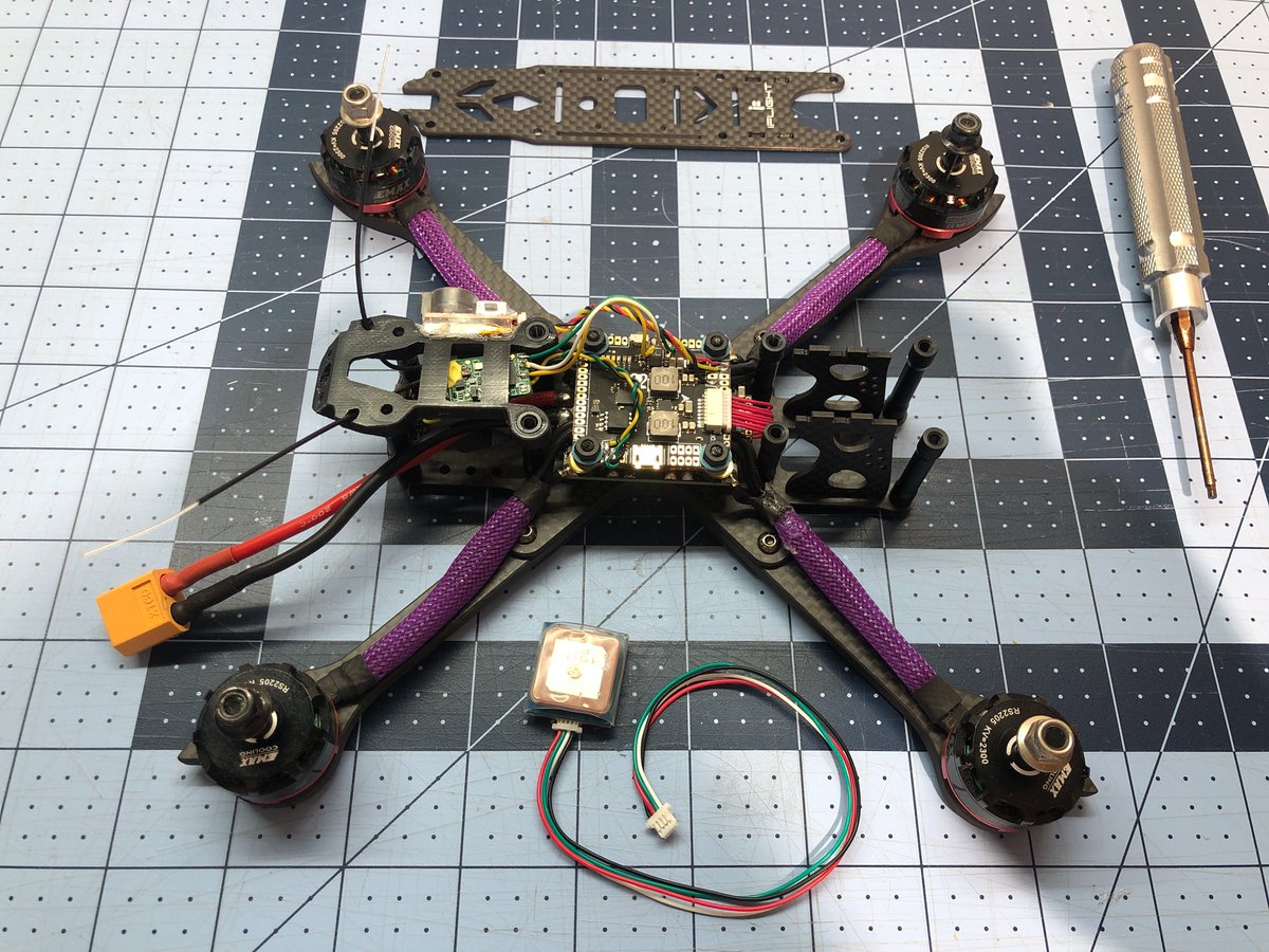 yovany's tweet photo. Trabajo en progreso, vamos a ponerle un gps para agregarle función de RTH https://t.co/jIrc1TY9ty