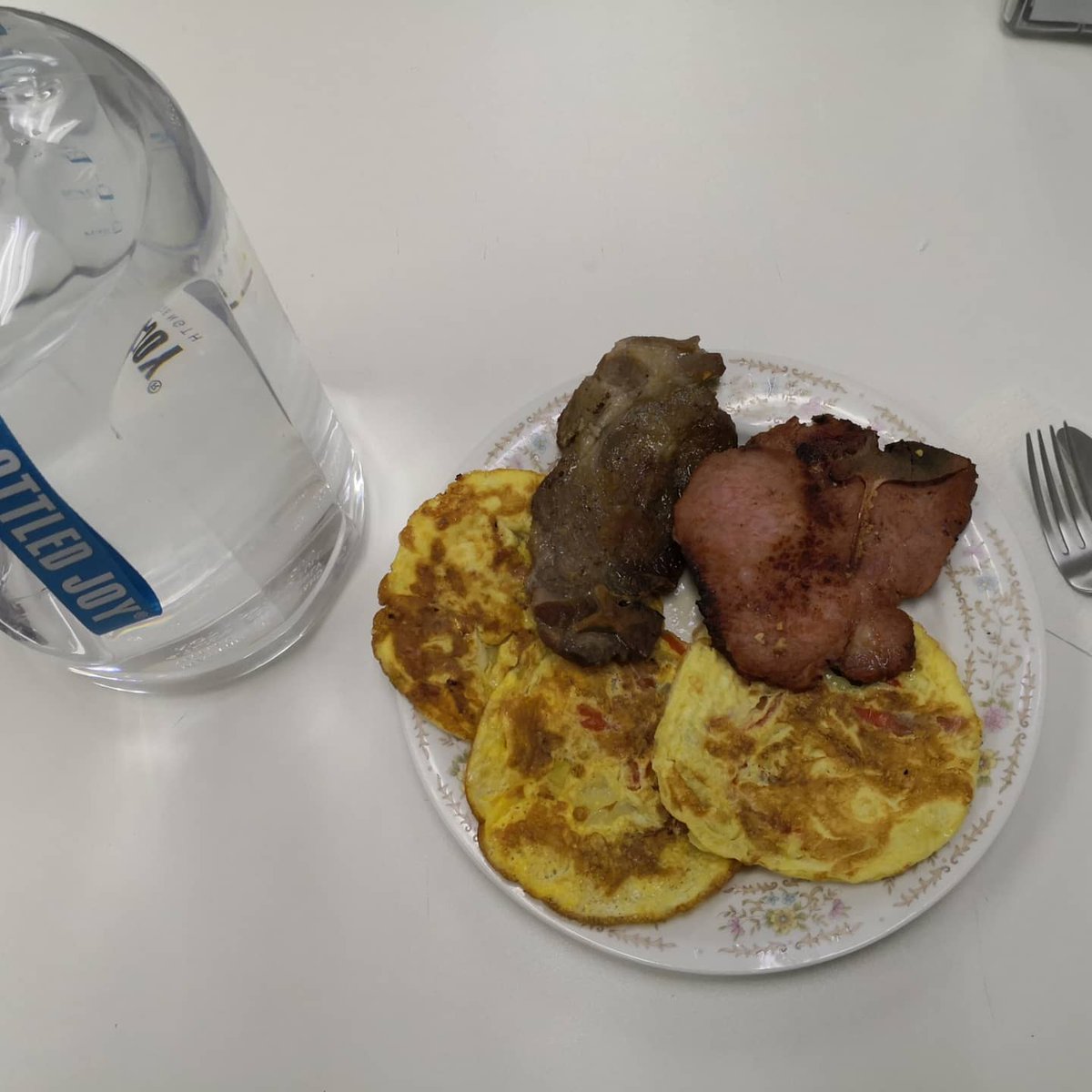 luisao1123's tweet photo. → Rompiendo Ayuno Intermitente de 30 horas con 15 minutos. 🐷
#keto #ketodiet #intermitentfasting #fitdad 37 💪🏻 #KeepFasting #snakediet #lowcarb #macros #carnivore #carnivorediet #autophagy https://t.co/dLnsr48mhT
