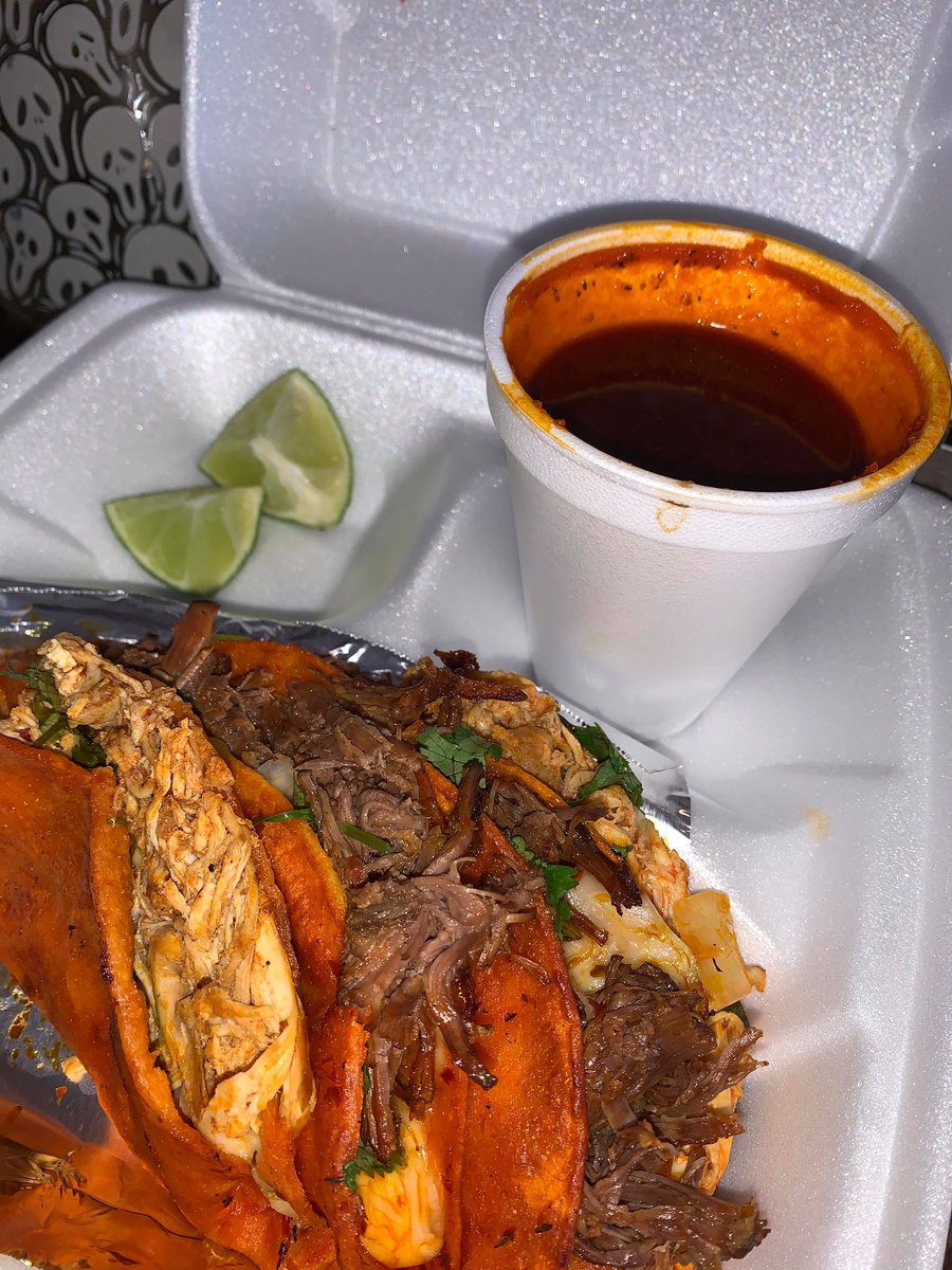 Saygenesis's tweet photo. @ty_hotcommodity Here’s my Birria Tacos 🌮🌮🥰 @ chef.say.g on IG &amp; Facebook https://t.co/iCEnycE5OI