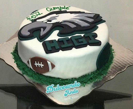 DulceandoAndo's tweet photo. Feliz Cumpleaños Higgi 🎉🎂🏈

#cumpleañosfeliz #pasteleriaartesanal #pasteleriacreativa #fondant #futbolamericano #phliladelphiaeagles #cumpleañoscuarentena  #DulceandoAndo #mesasdulces #eventoscorporativo #eventosinfantiles #pastelfondant #clientesfelices #delicia https://t.co/YjMLSeNEKj