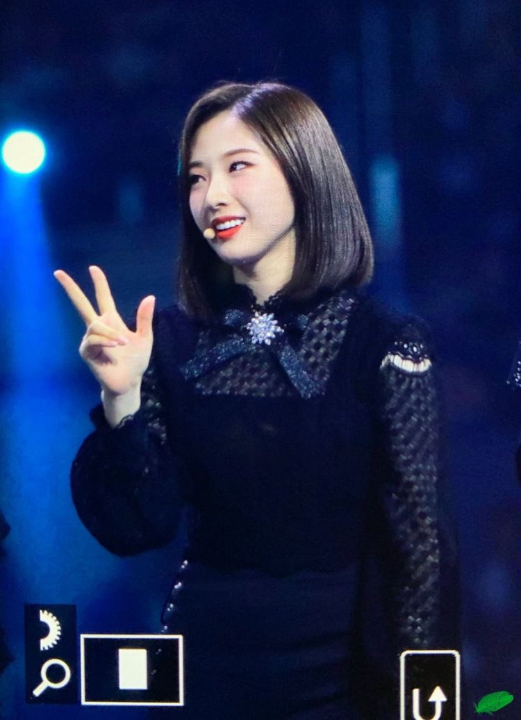 haseul at kcon was an EXPERIENCE