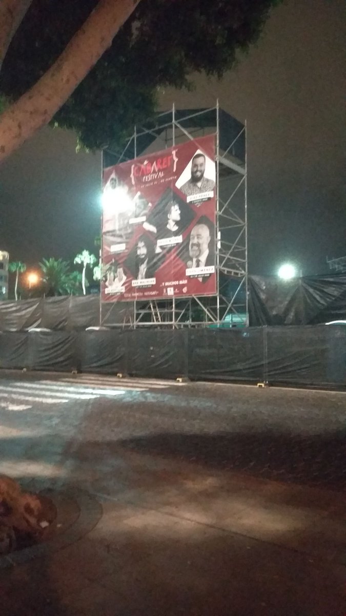 Aythamedi91's tweet photo. Lo que harán en Santa Catalina , pues me ha gustado la idea siempre y cuando la gente mantenga la distancia y se queden sentado en sus sitios https://t.co/4WsYDo0odD