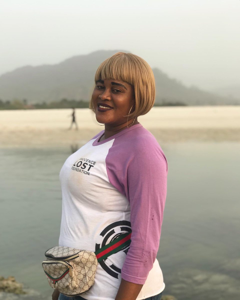 Foundation_IL's tweet photo. Our beautiful sister Hawa modeling for @Foundation_IL in Sierra Leone 💜
https://t.co/w5U57fCiOC

#SierraLeone #Salone #ThisisSierraLeone #MamaAfrica #travel #WestAfrica #love #travelAfrica
#landthatwelove #mamaSalone
#Salonepride #sweetSalone #Freetown #africanpride #beach https://t.co/0DijW2bfTX