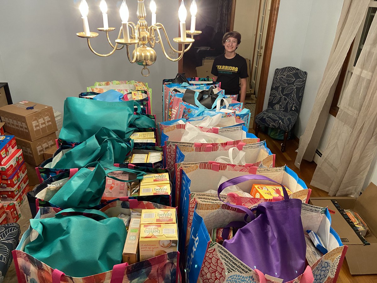 VUB_MA's tweet photo. Food insecurity is a prevalent issue that cuts across gender, age, and housing. Iraq and Afghanistan Veterans experience food insecurity almost twice as high as the general population. Today we gave nourishment kits to assist our participants with closing the food gap. https://t.co/IFh5t4YAqv