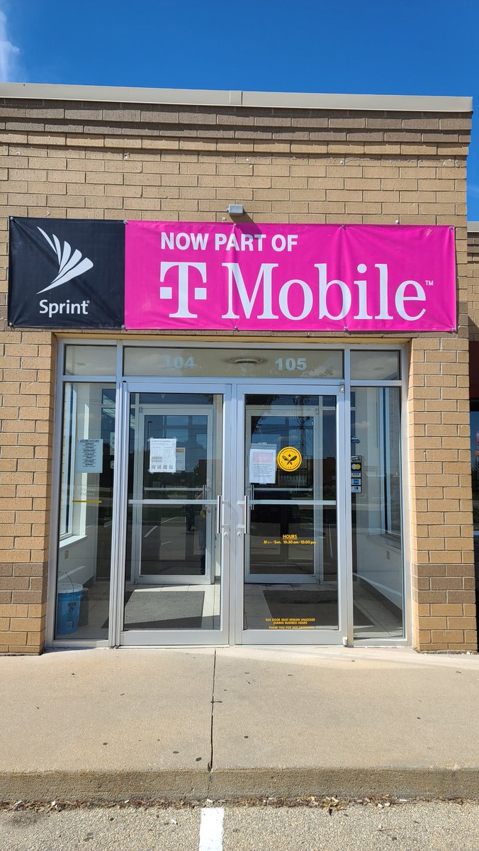 CoachBLong's tweet photo. I got a chance to ride along with a TM today and saw this FRESH new sign!  Pretty sweet! Day 1 is just around the corner! @johnandresen7 @HirdChris https://t.co/jEwJLIZwcM