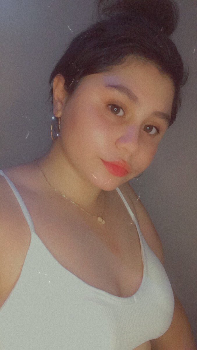 TheBrittyBrit's tweet photo. You look so beautiful in white 🖤 https://t.co/r6thNVv9Z0