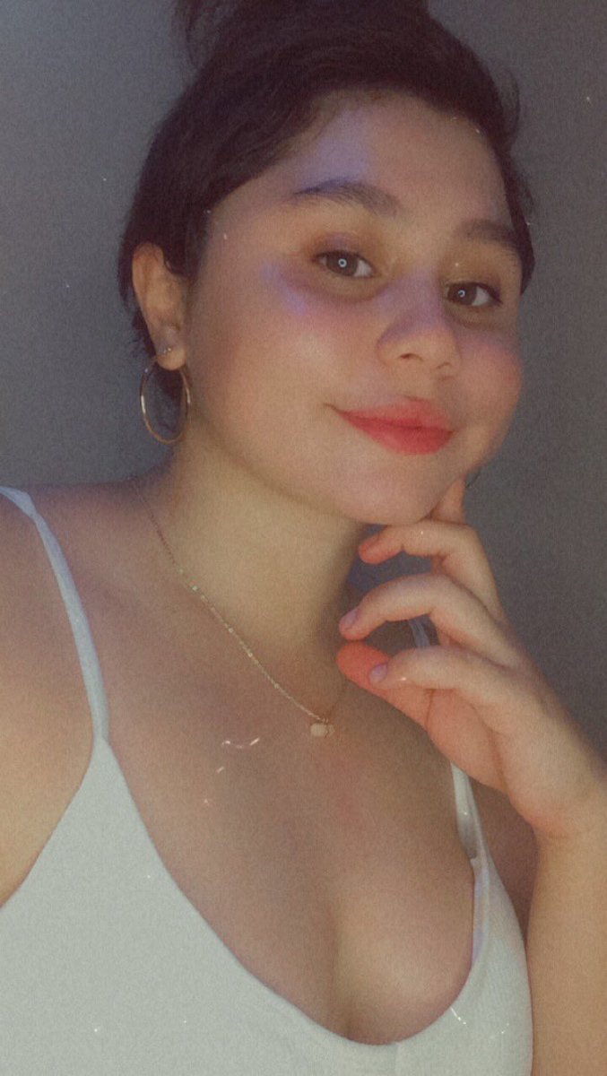 TheBrittyBrit's tweet photo. You look so beautiful in white 🖤 https://t.co/r6thNVv9Z0
