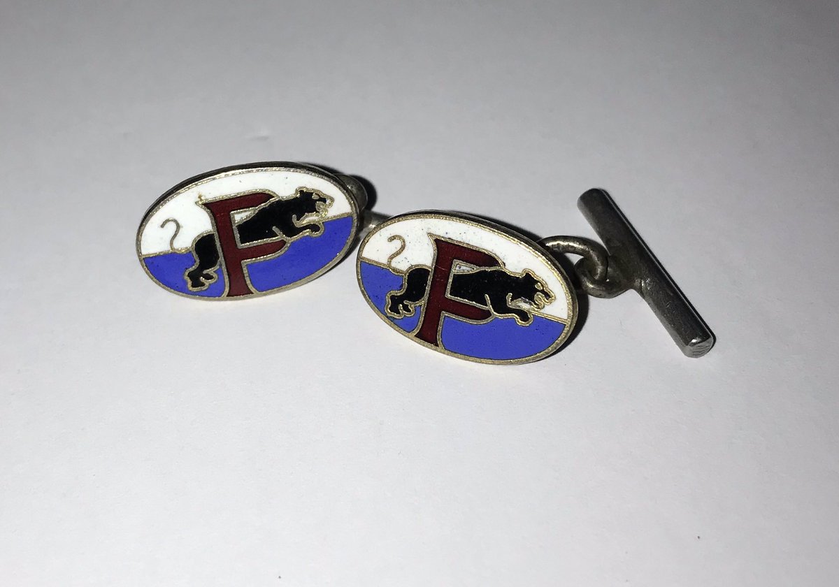 JNBuffier's tweet photo. Perfect for those formal occasions, like Rothmans Medal night.
@PenrithPanthers @fanfoxleague
#BuffsStuff https://t.co/UqR42agnt1