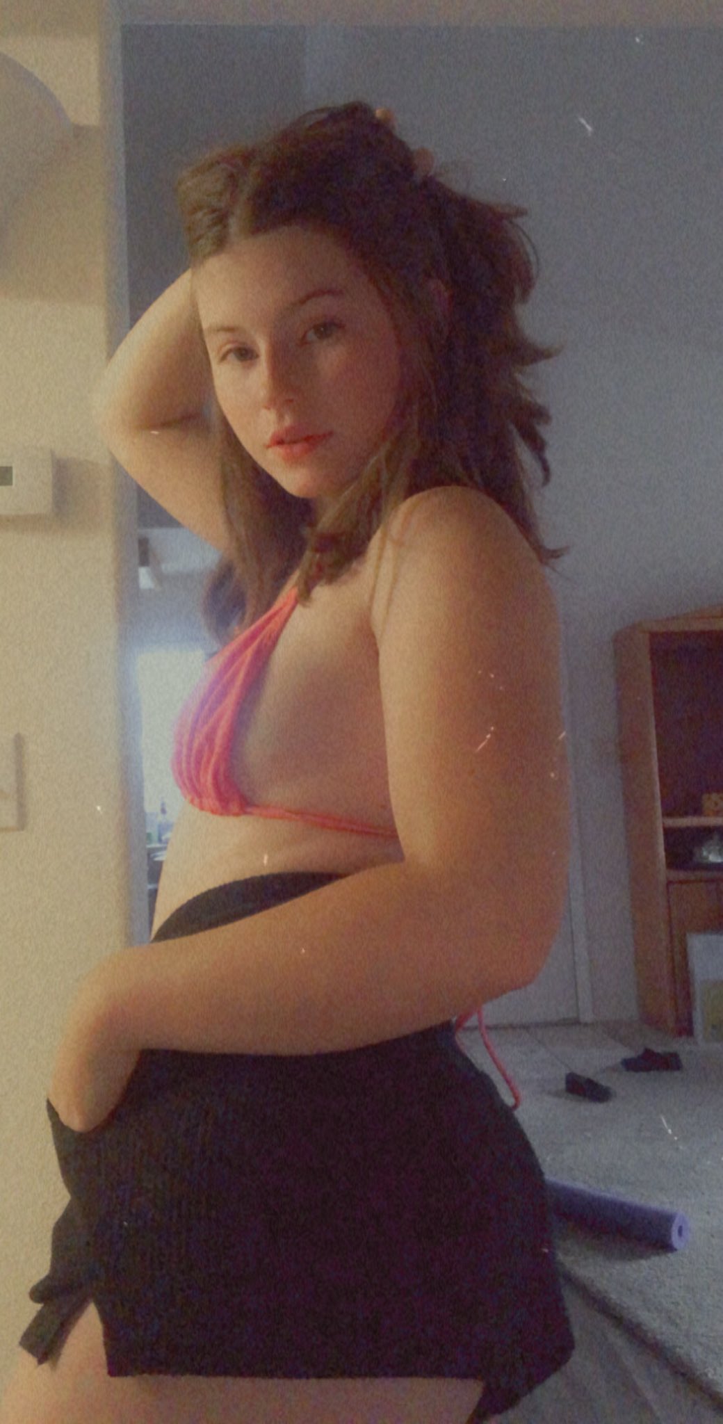 4 pic. lame pool pics..but in pink!!🌺 🌸🧞‍♀️ https://t.co/ERqPjpUu2T