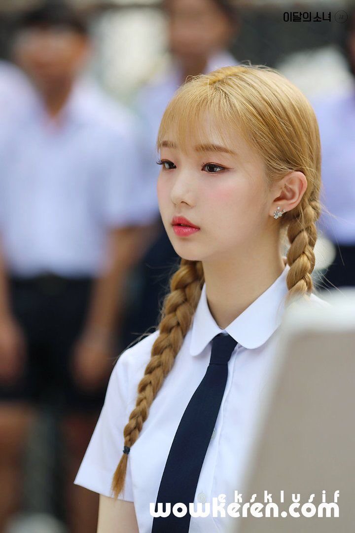 yeojin with braids,,, i’ve connected the dots,,,