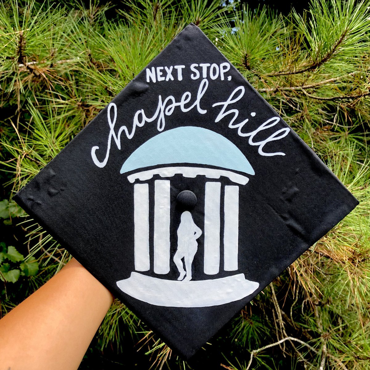 emmaline_austin's tweet photo. My latest hand painted graduation caps, so glad people are finally getting their graduations. Congratulations, Class of 2020. https://t.co/78vYFg44rB