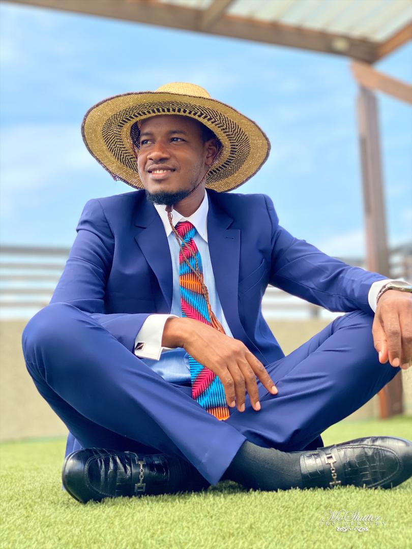 UmaruSanda's tweet photo. I'd wanted to publish a book this year to mark my #10YearsAtCiti and name it #CowboyDiaries but I realized aunty Coro wouldn't allow biiiiiig men come to the launch and buy at huge price and make me rich to build my own house. 

Therefore, book launch postponed to after COVID. https://t.co/d38fAvgz5J