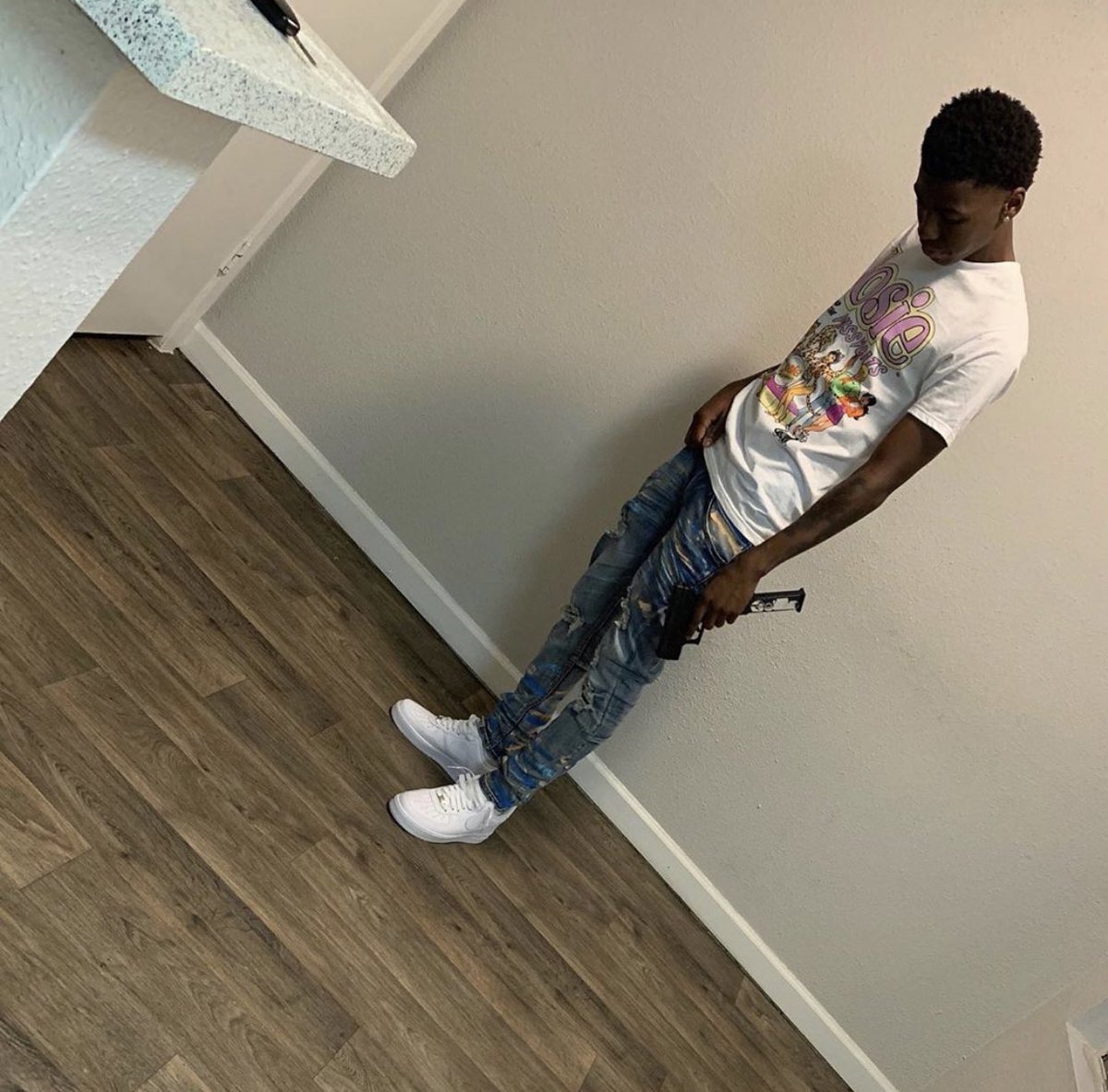 officialdman_'s tweet photo. Ion Dick Ride So My Circle Small🤞🏿💔 https://t.co/2prinRZBMn