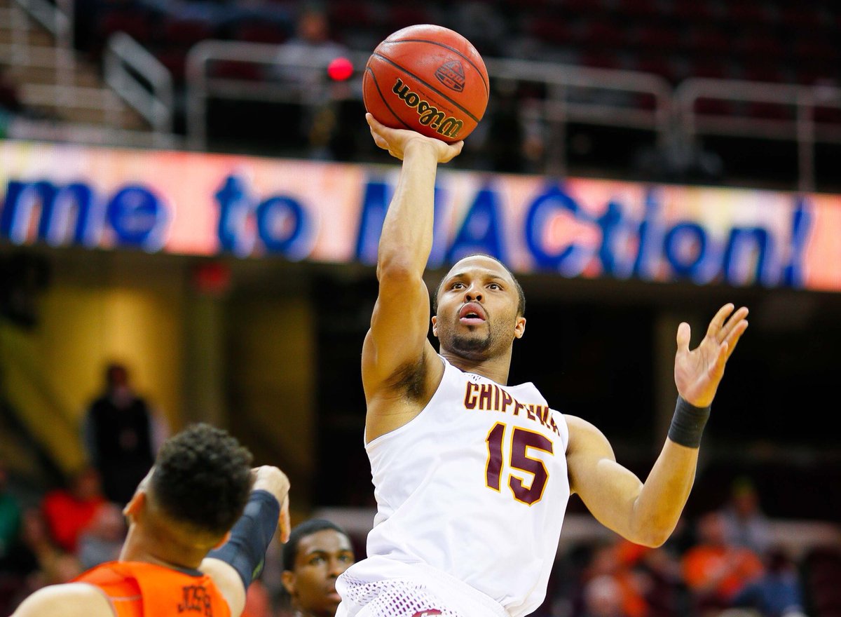 NAUBasketball's tweet photo. 1st in assists (686) ✅
1st in free throws made (475) and attempted (680) ✅
3rd in steals (185) ✅
5th in points (1,736) ✅

Our new assistant coach, @CoachCfowler is one of @CMUMensBBall’s all-time greats!

#NAUStrong ⚒🌲🏀 #TBT https://t.co/iY7YSfWPJa