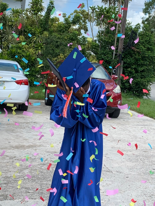 DrDarthGrader's tweet photo. RTΒ @pbcsd: Summer grads, it's your "I did it" moment! πβ¨ Dakeria Pride experienced that when @PBGHSPrincipal delivered her diploma. π #PBCSD2020Vision Watch your virtual graduation now on Comcast ch. 234, AT&T U-verse ch. 99, or online here: β¦ https://t.co/0236NrW7sA