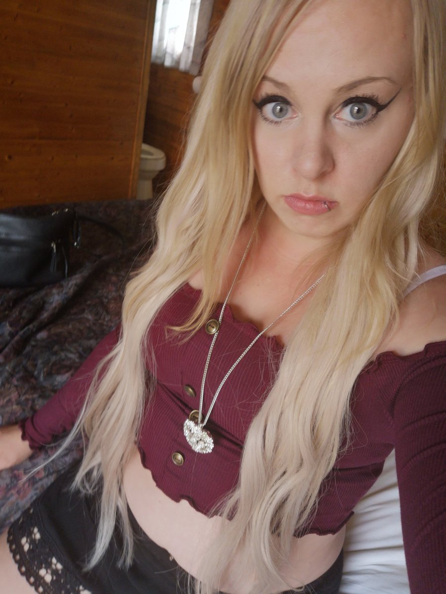 vyoleteyes tweet picture