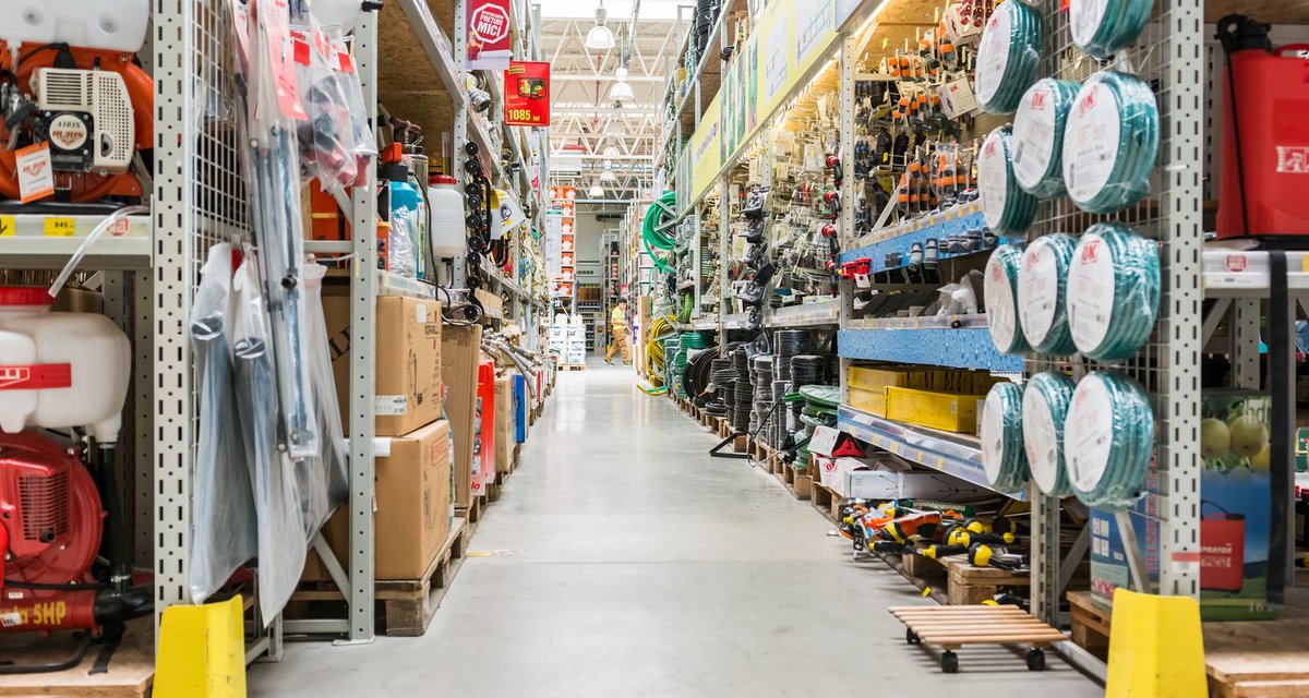 fierrosb2b's tweet photo. Flexibilidad, adaptación y experiencia de compra han sido algunos de los factores más importantes a la hora de reabrir las #ferreterías, en medio del #Covid19EnLaIndustria. Vea más 👉  https://t.co/CRsJmmIpVq https://t.co/mczTzwT0jM