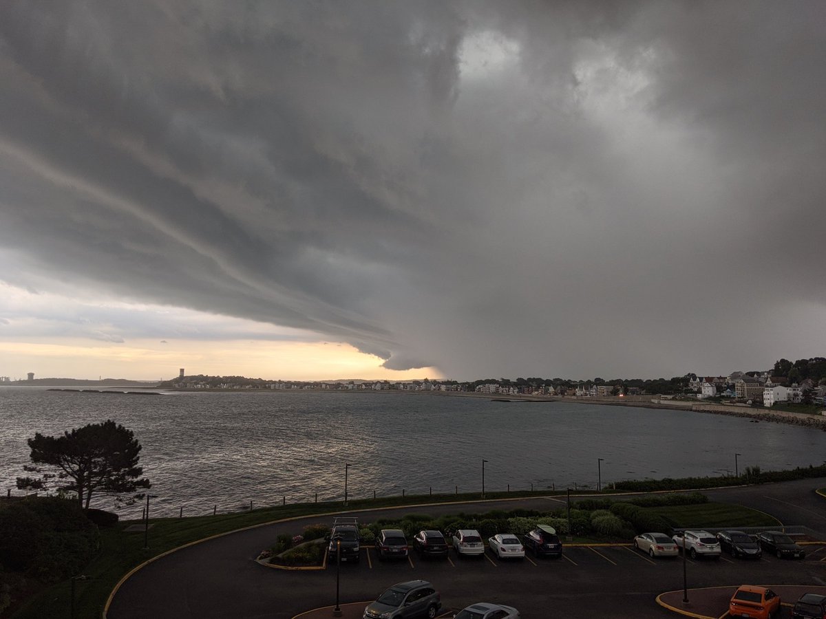 maxpower33's tweet photo. Thunderstorm approaching #winthrop MA #StormHour
@NWSBoston https://t.co/D1zkQajgcr
