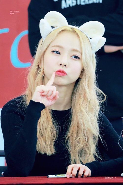not vivi being the main love interest ,, also blonde vivi with those earrings?????? i can’t handle it