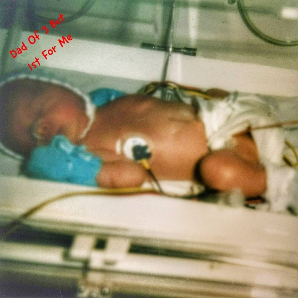 dadof3but1st4me's tweet photo. Just caught the end of the @bbcone show Dear NHS Superstars narrated by @amateuradam. Definitely going to have to go back and watch it all.
Thank you to the @nhswebsite for sorting me out when I was born prematurely.
#DearNHSSuperstars #UndervaluedMostOfTheTime #ContinueTo… https://t.co/1C5Wm0xedE