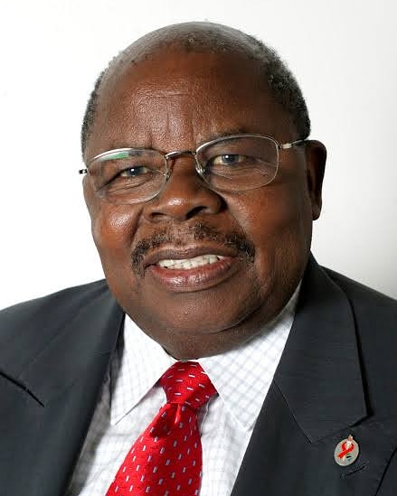 mvumotv's tweet photo. #BREAKING: Rais Wa Jamhuri ya Muungano wa Tanzania Dkt John Pombe Magufuli ametangaza kifo cha aliyekuwa Rais wa awamu ya tatu Benjamin William Mkapa ambae amefariki wakati akiwa anapatiwa matibabu Hospitali Jijini Dar es salaam.
#RIPMzeeMkapa https://t.co/6dRc4XaAxh