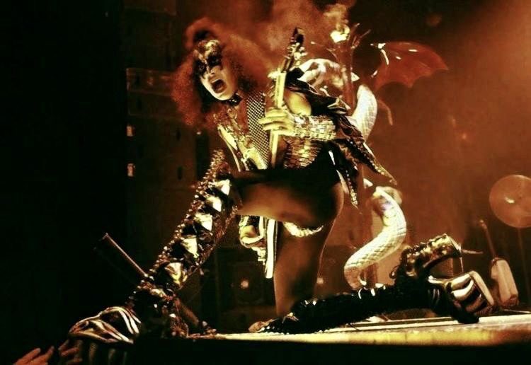 ssikfandk's tweet photo. #DEMON
#SAMTSERPENT https://t.co/DSeJz6yyIh