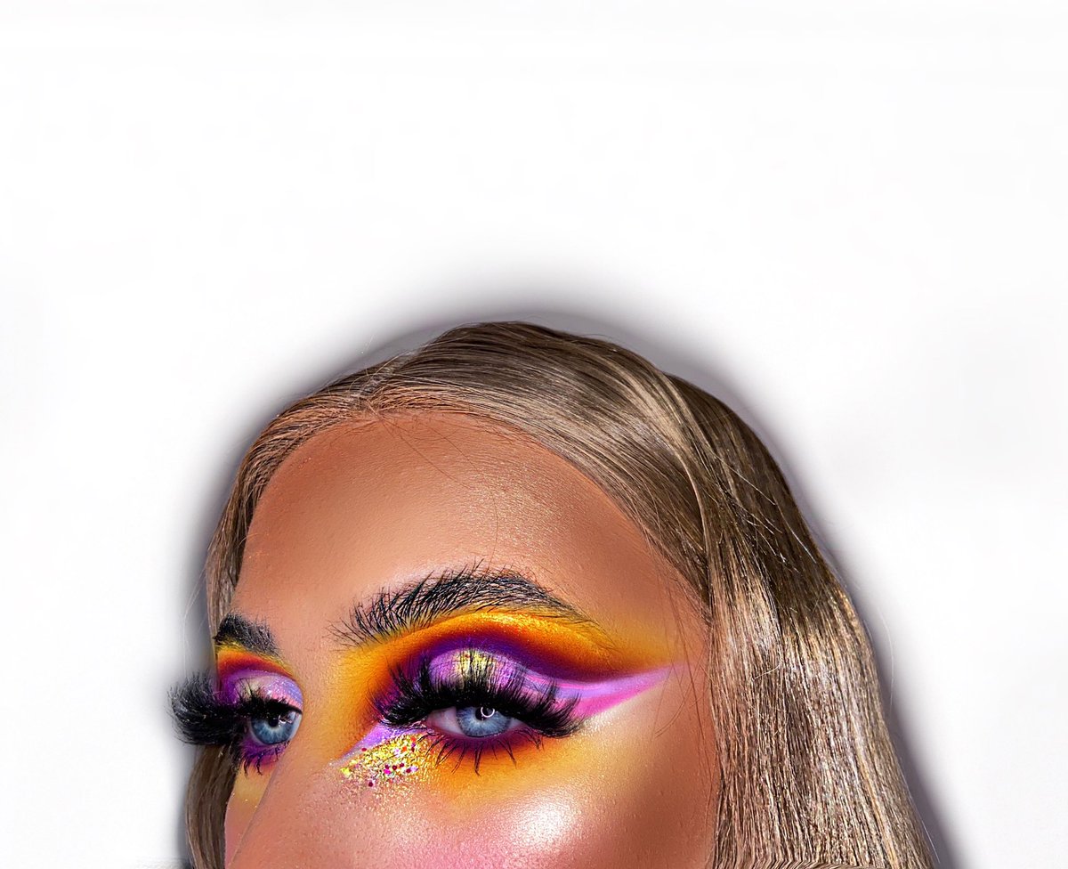 katievicmakeup's tweet photo. ℑ𝔫𝔰𝔭𝔦𝔯𝔢𝔡 𝔟𝔶 @judastape 
🎆🌅🎇

https://t.co/w68AZQO24c https://t.co/pJYbFPmPf6