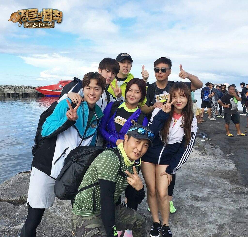 BTSARMYCastle's tweet photo. 💜. Aparentemente está previsto uma nova série do BTS,onde vai acontecer em uma floresta. Não sabemos ao certo como vai ser, mas só de lembrar do Jin em Law Of The Jungle,as risadas estão garantidas,assim como o choro <3 

@BTS_twt  #ARMY #BTSARMY 

(SEGUE ABAIXO AS FOTOS DO JIN) https://t.co/TOUiqvPiUr