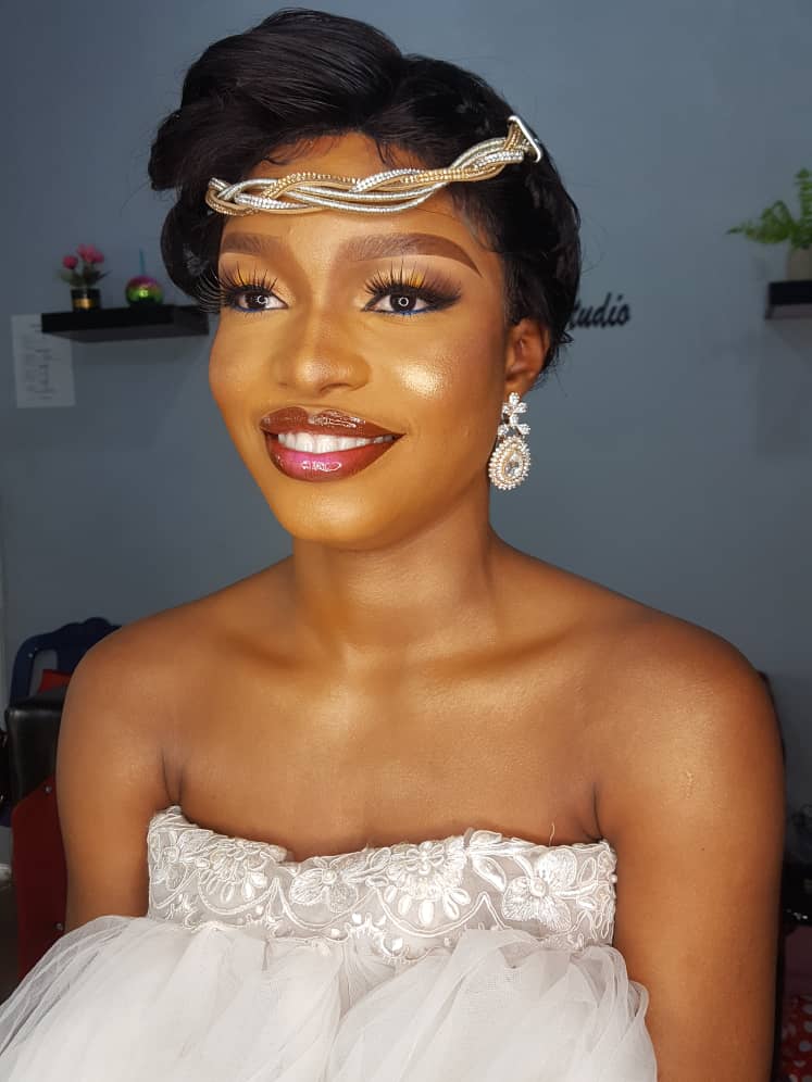 alice_temii's tweet photo. Make up is not a mask, make up is art, Make up is passion. In addy to me. https://t.co/8DtfB6lwRY