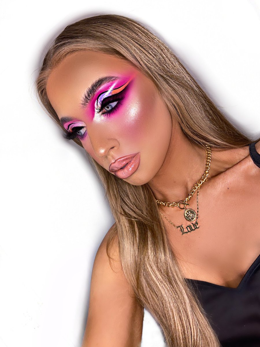 katievicmakeup's tweet photo. 𝔓𝔦𝔫𝔨 𝔦𝔰 𝔪𝔶 𝔣𝔞𝔳𝔬𝔲𝔯𝔦𝔱𝔢 💓

https://t.co/w68AZQO24c https://t.co/HIGFMvtZhL