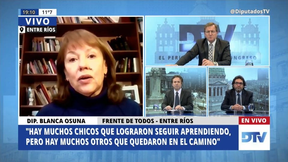 DiputadosTV's tweet photo. 🗣️#Ahora hablamos con la diputada @BlancaOsunaOK (Frente de Todos) sobre lo tratado en la reunión conjunta de Comisiones de Comunicaciones e Informática y Educación : "La prioridad de educación es indudable".

Miralo acá 👉 https://t.co/gs2EHM2e31

#DTV #ElPeriodismoEnElCongreso https://t.co/qUtTFgnNs3
