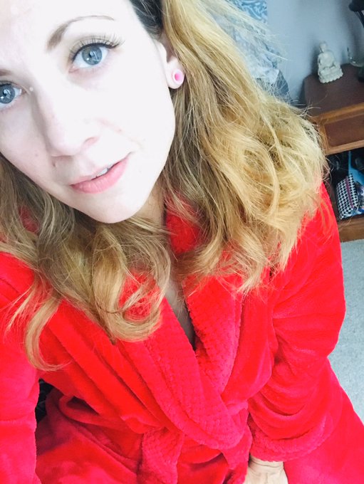 Time to do my thang 😈😘 #icreateorgasms #blueeyedgirl #40s https://t.co/avSKJwaFpL