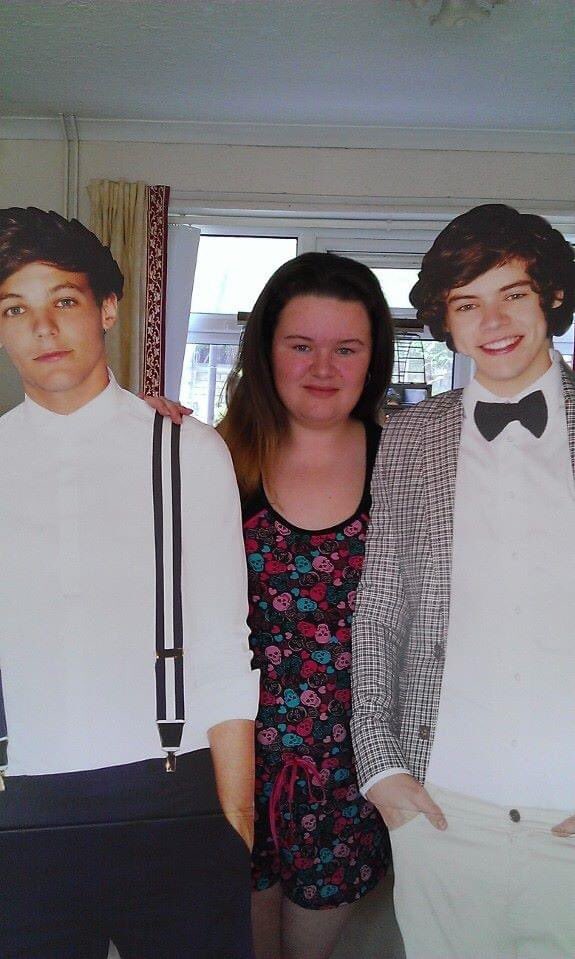 Rhi5S0S's tweet photo. 2013 at 14 years old vs 2020 at 21 years old.

Yes I really pulled these things out just to take an up to date photo with them 🤧✌🏻

#OneDirection #10YearsOf1D #10YearsOfOneDirection #DIRECTIONERSBREAKTHEINTERNET #1DecadeofOneDirection https://t.co/aXEovSxgq6