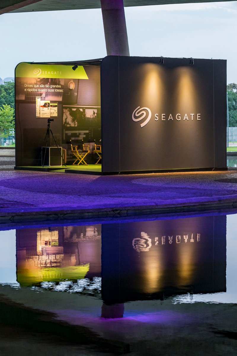 peppermindmkt's tweet photo. Em dia de #tbt a gente morre de saudade dos eventos em que estivemos presentes. Esse foi o stand da Seagate no evento Rio Creative Conference 2019, que participamos junto a Ateliê de Propaganda. #peppermindmkt #producaodeeventos #feiraseeventos #eventos #rio2c #VaiPassar https://t.co/rnXqNIEjnB