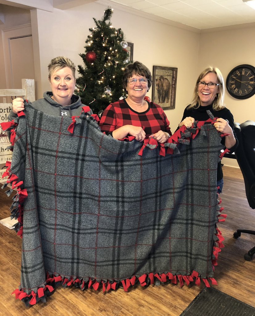 Cuddles_4Cancer's tweet photo. So grateful to the hundreds of volunteers of all ages who have helped us make Cuddle blankets ๐ #CelebratingEightYears #CuddlesForCancer #7000CuddleBlankets #45CountriesWorldwide #YoureNeverTooYoungToMakeADifference #EveryoneDeservesACuddle @FaithIDickinson https://t.co/Iq2LjLQsRc
