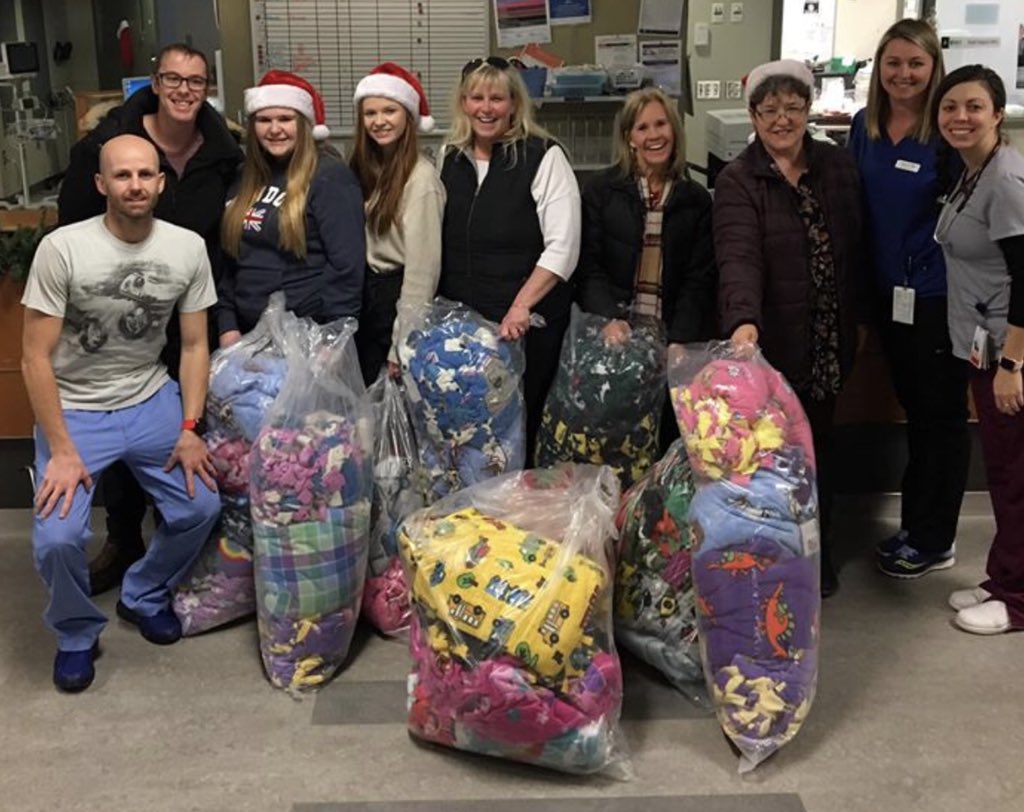 Cuddles_4Cancer's tweet photo. So grateful to the hundreds of volunteers of all ages who have helped us make Cuddle blankets ๐ #CelebratingEightYears #CuddlesForCancer #7000CuddleBlankets #45CountriesWorldwide #YoureNeverTooYoungToMakeADifference #EveryoneDeservesACuddle @FaithIDickinson https://t.co/Iq2LjLQsRc