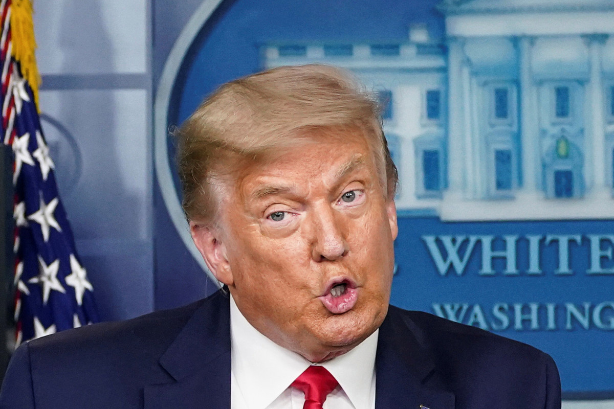 nypost's tweet photo. Trump to throw out first pitch at Yankee Stadium Aug. 15 https://t.co/bYUJAJiGSg https://t.co/zy55zEkBE6