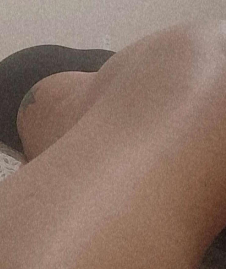 Primeira foto dessa conta. Vcs n imaginam o prazer que é está de volta.. 😈