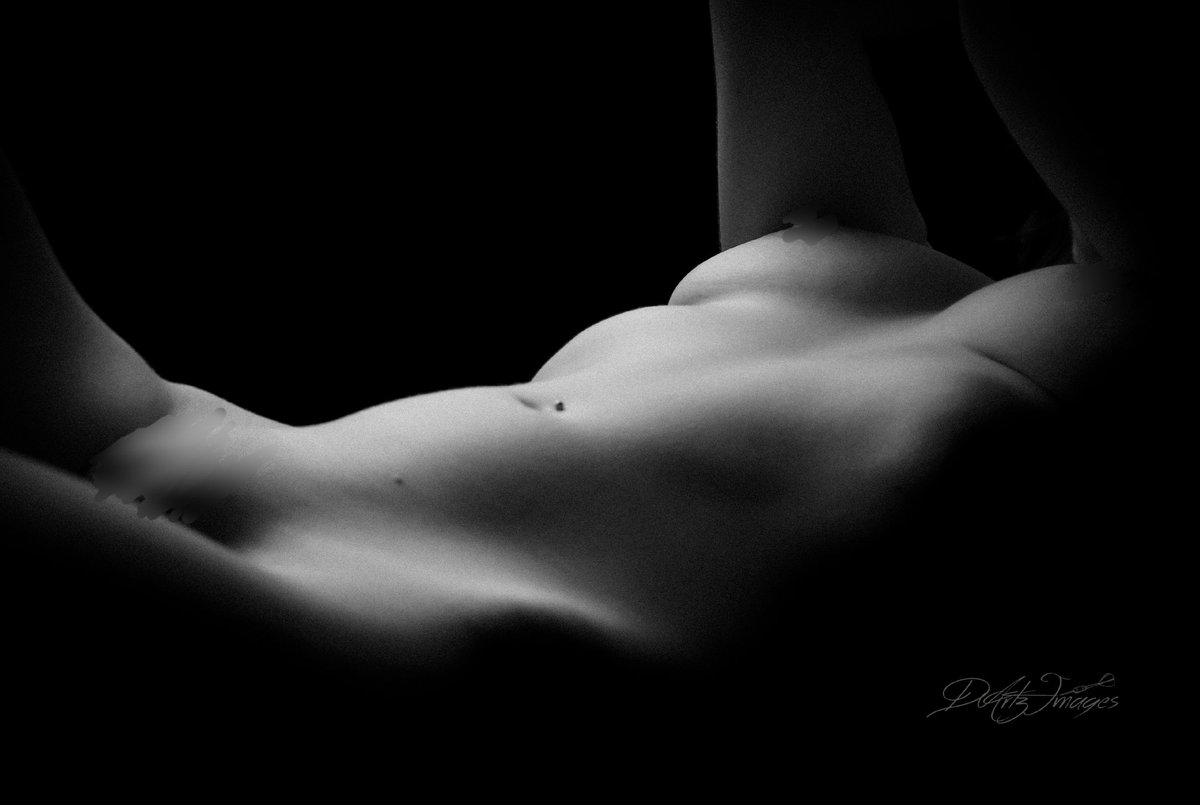 unleashed_alice's tweet photo. Making ridges just to mend them
.
Sadly this beautiful image loses some of it's pow with the brutal censorship but I still felt it worthy of a share.
There's just something about #bodyscapes 💕
📷 @dartz_images
artmodel and #humanlandscape @aliceunleashed
.
#mountainsandvalleys https://t.co/UgO4GA8NT2