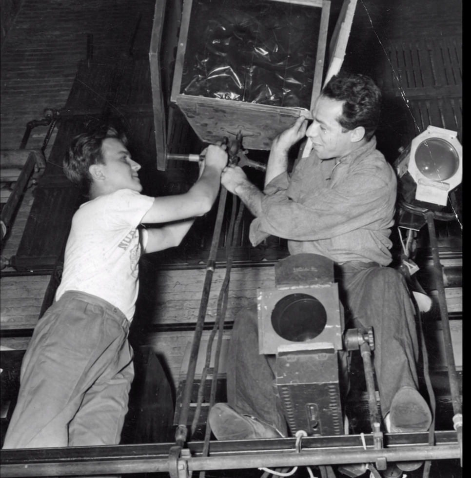 LS_Broadway's tweet photo. 1/ #ThrowbackThursday: Happy 105th Birthday to @ClevePlayHouse, where Leonard caught the #theatre bug 75 years ago! He worked there onstage and behind the scenes while he was still in high school 💖
#LeonardSolowaysBroadway #livetheatre #ClevelandPlayHouse #Cleveland https://t.co/oFnEYIBMta