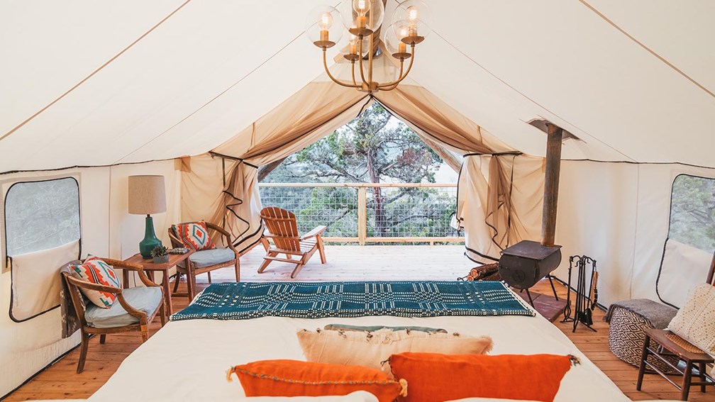 4TravelJobs's tweet photo. Looking for somewhere to travel to while social distancing this summer? Here are 8 outstanding Glamping experiences to check out. https://t.co/0JAYOWYYSs via 
@TravelAgeWest
 #travel #glamping #Summer2020 #getaway #roadtrip #adventuretravel #luxurytravel #traveljobs #4traveljobs https://t.co/VAsofjHHXD