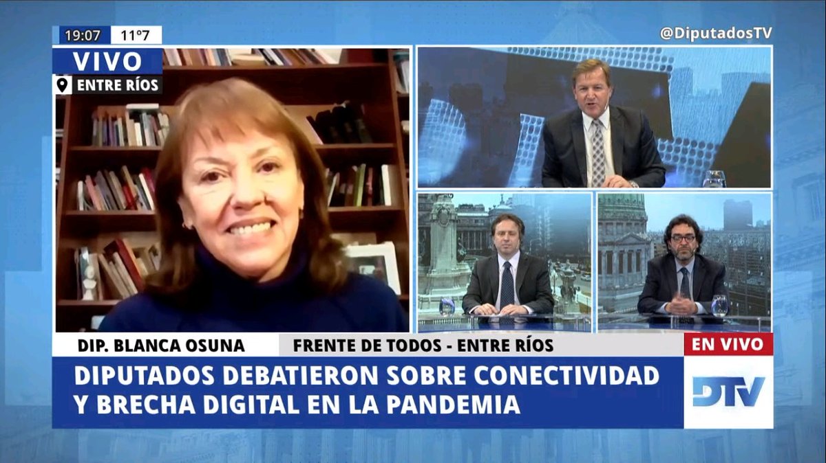 BlancaOsunaOK's tweet photo. Ahora para @DiputadosTV
📺 Lo que nosotros planteamos primordialmente es que la conectividad es un derecho humano, que el conocimiento es un bien social y que internet es un vehículo, como condición necesaria. 
Hemos recibido varios proyectos, dimos un paso importante. https://t.co/9uP500Cotp