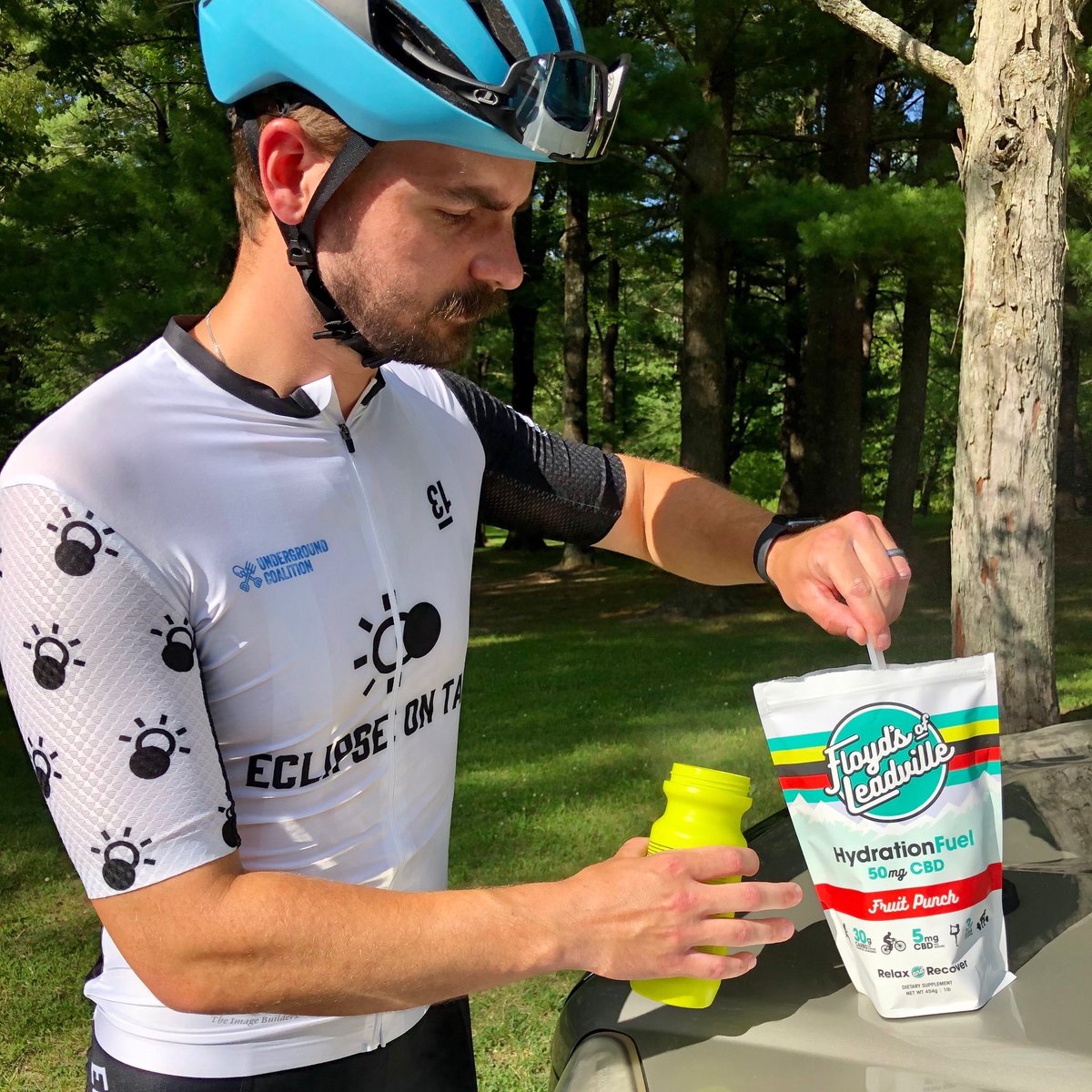 EclipseOntap's tweet photo. Fueling up with Floyd’s 🚀 #relaxandrecover #FloydsOfLeadville @FloydLeadville
.
.
.
#CBD #cycling #bikeracing #CBDInfused #hydration #getoutlookup #space #beer #podcast #FruitPunch https://t.co/KYUnpBYPzZ