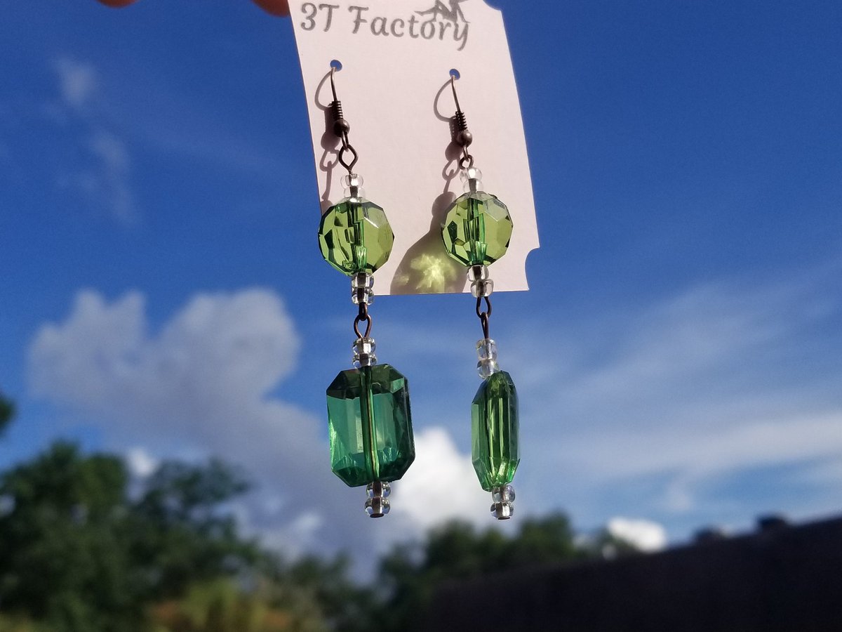 3tFactory's tweet photo. We haven't shared some of our beaded statement earrings in a while! I've always been fond of these because they remind me of Emerald City. The green just looks so elegant.
~K
💚  °.•.°☆
#feelinggreen #emeraldcity #beadedearrings #dangleearrings #dangledropearrings #wizardofoz https://t.co/06pfTP7nNN