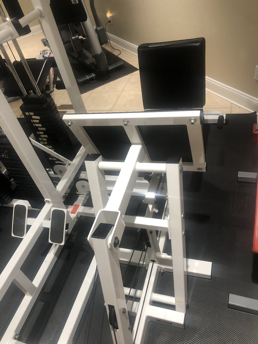 Bigfootsdad11's tweet photo. Gym quality workout set. Barely used. Asking $4000
Dumbbells not included but mats are. https://t.co/ntra6IKsaV