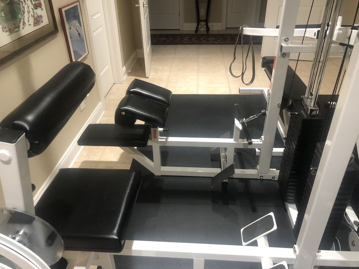 Bigfootsdad11's tweet photo. Gym quality workout set. Barely used. Asking $4000
Dumbbells not included but mats are. https://t.co/ntra6IKsaV